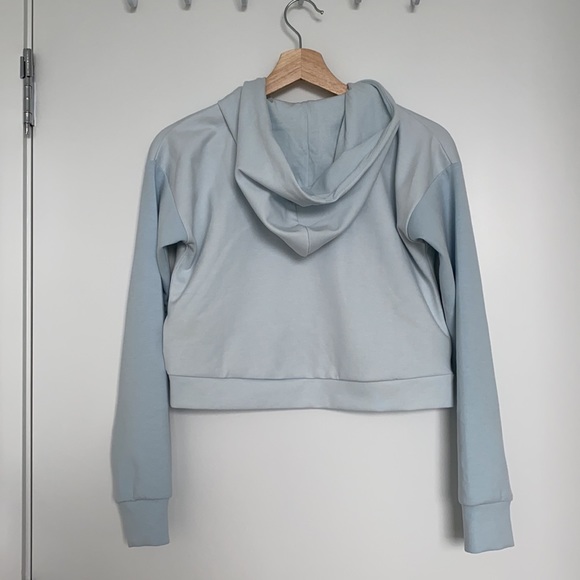 Gymshark Two-Toned Cropped Hoodie - Picture 2 of 8